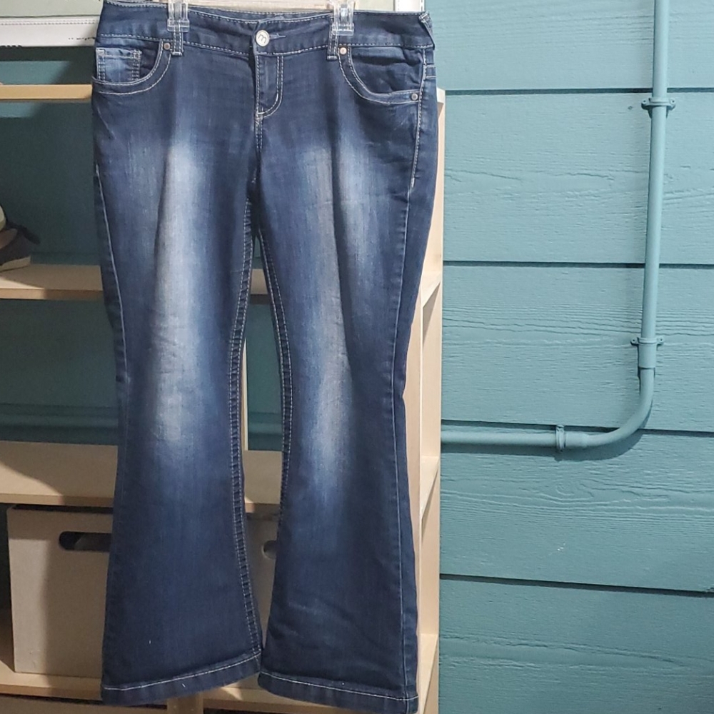 Maurices Sz 7/8 Short Jeans